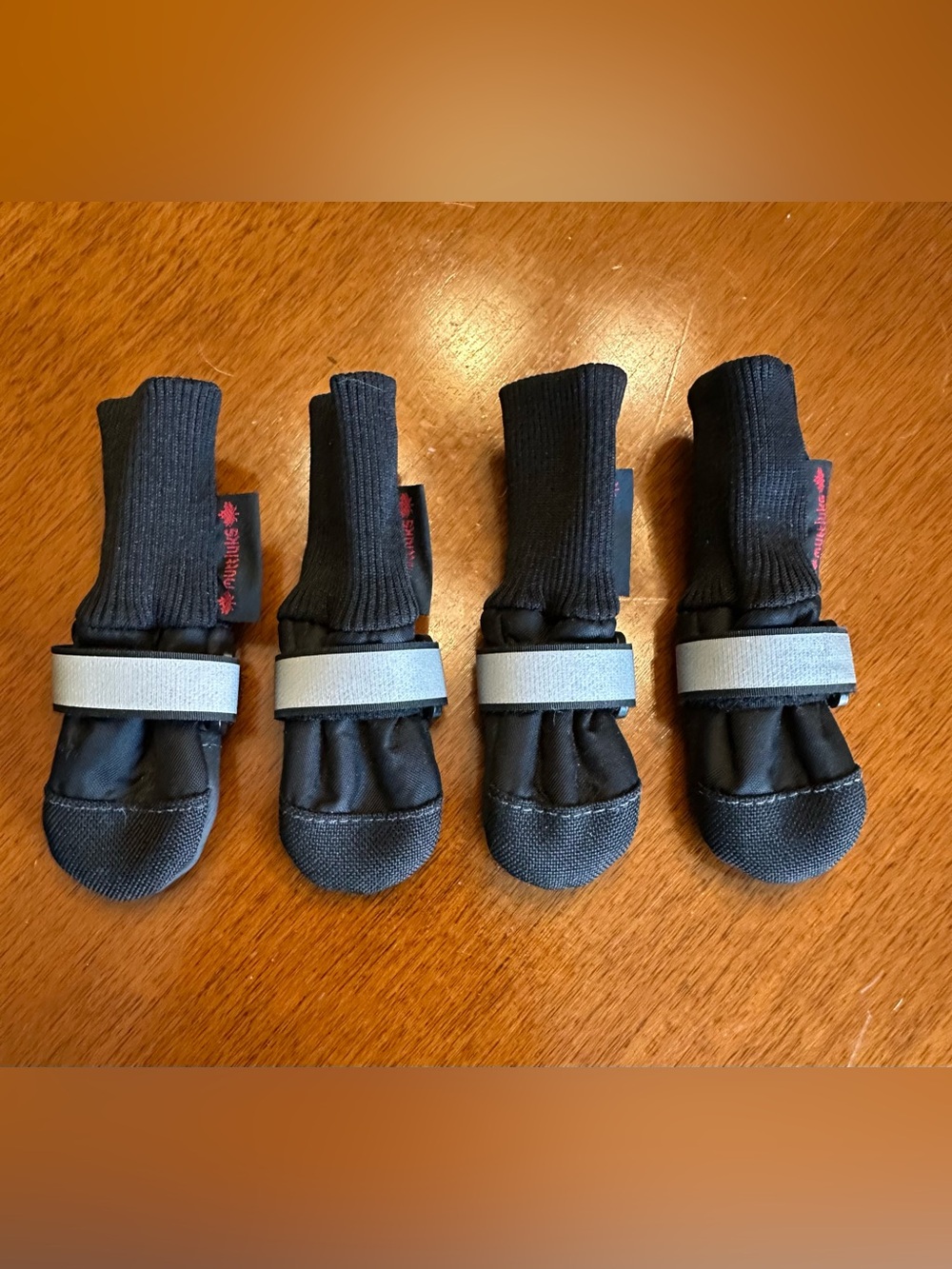NWT Muttluks Original All-Weather Dog Boots-  Size Itty Bitty (Set of 4)